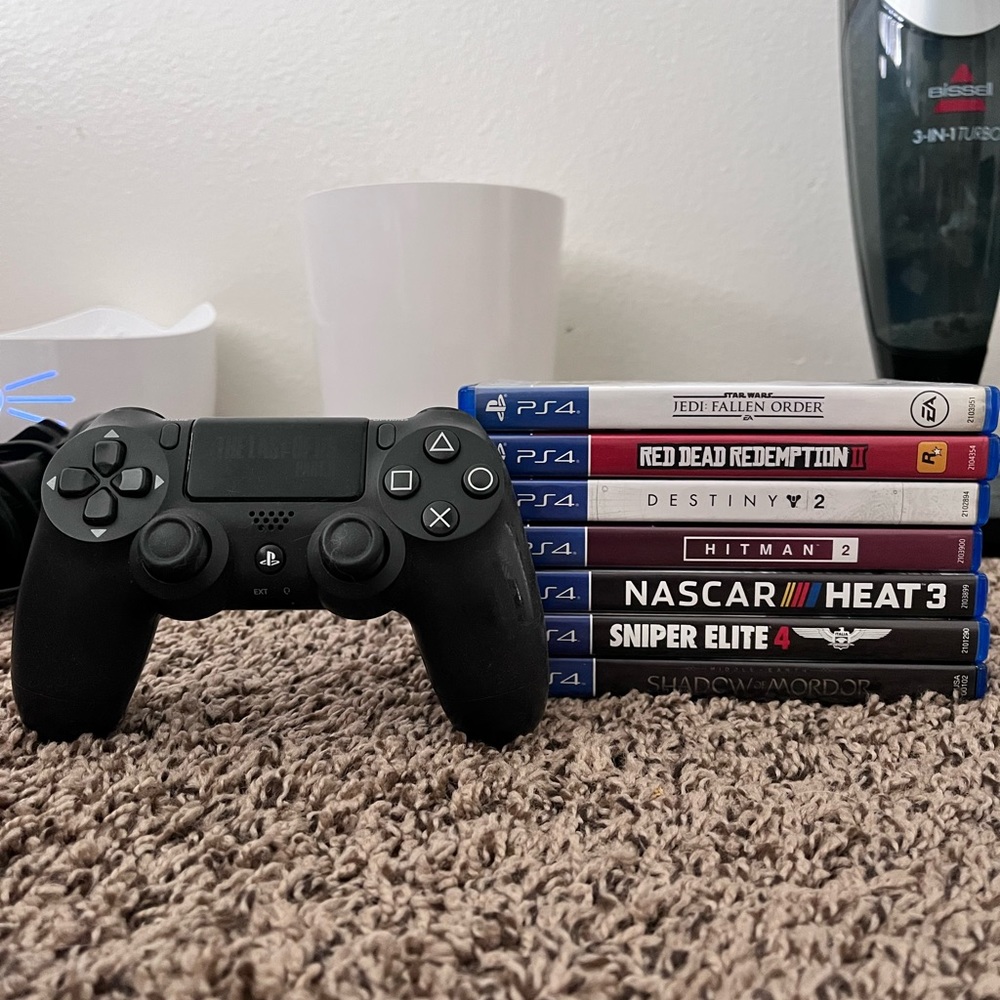 PS4 Games and Controller